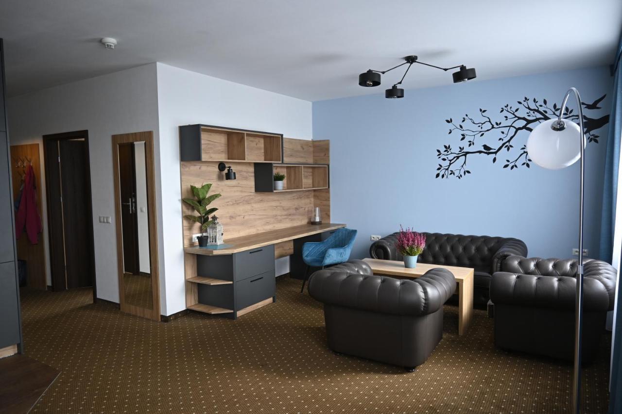 Aparthotel Legnica - Apartamenty Z Aneksem Kuchennym المظهر الخارجي الصورة